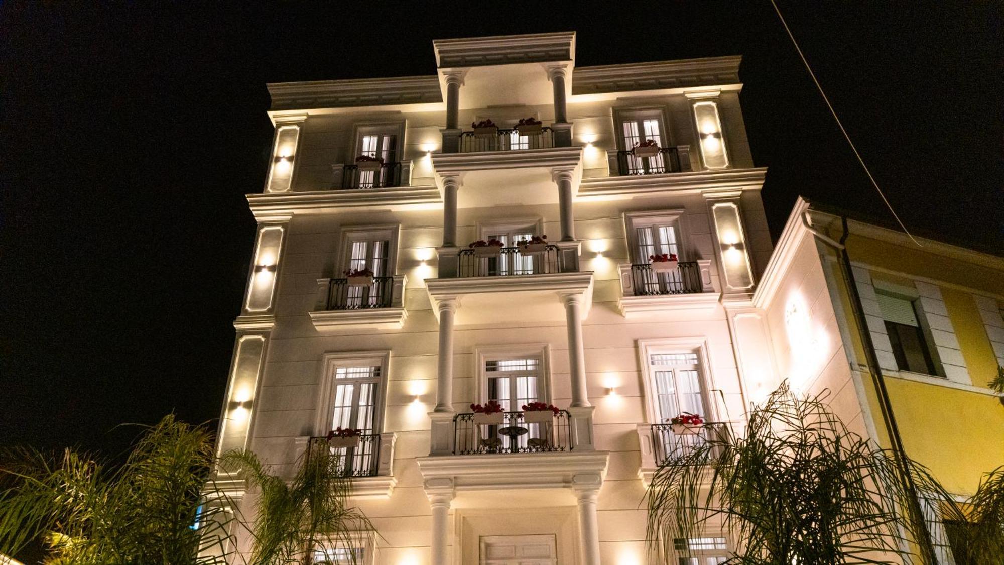 Art Gallery Boutique Hotel Дуррес Екстер'єр фото