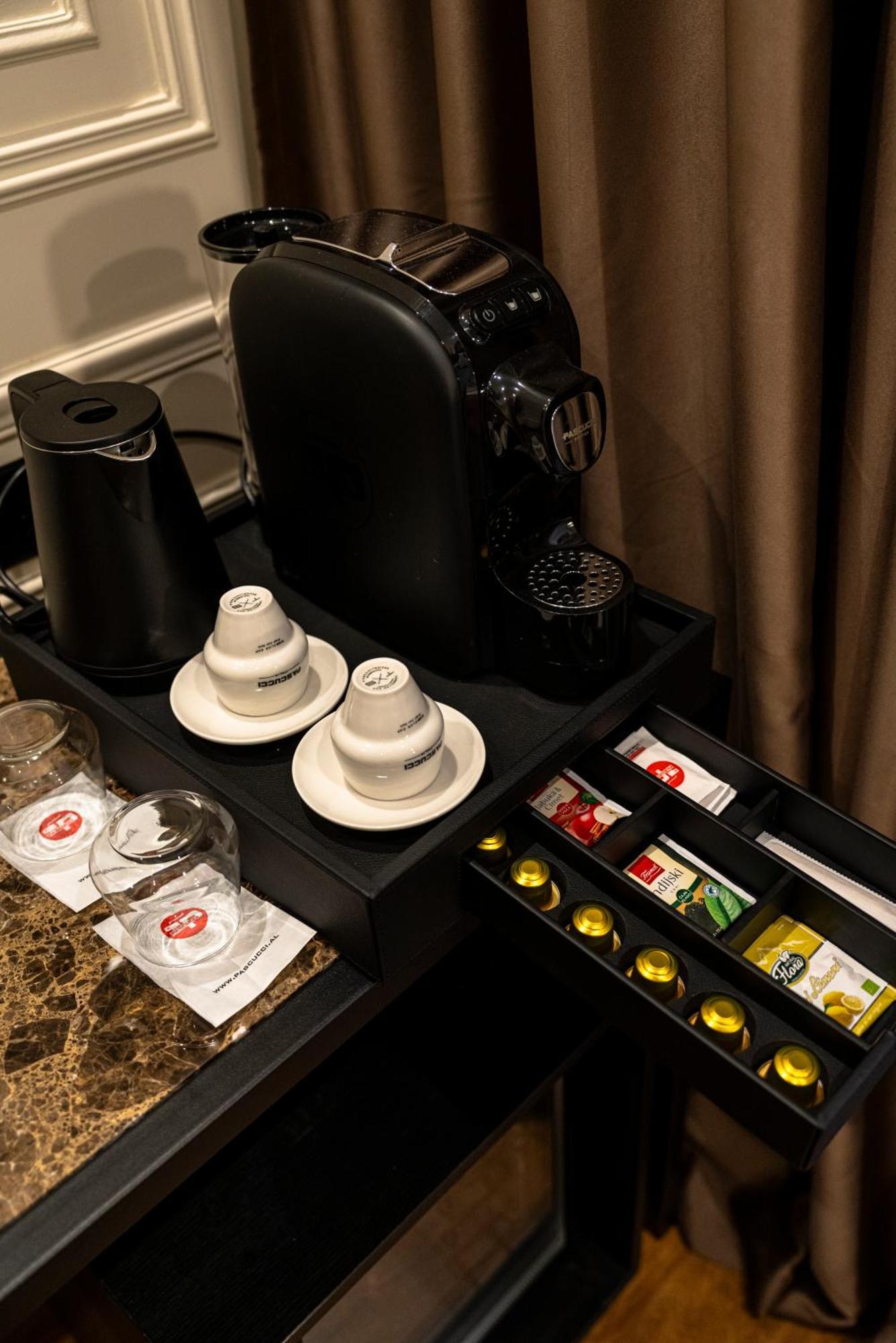 Art Gallery Boutique Hotel Дуррес Екстер'єр фото
