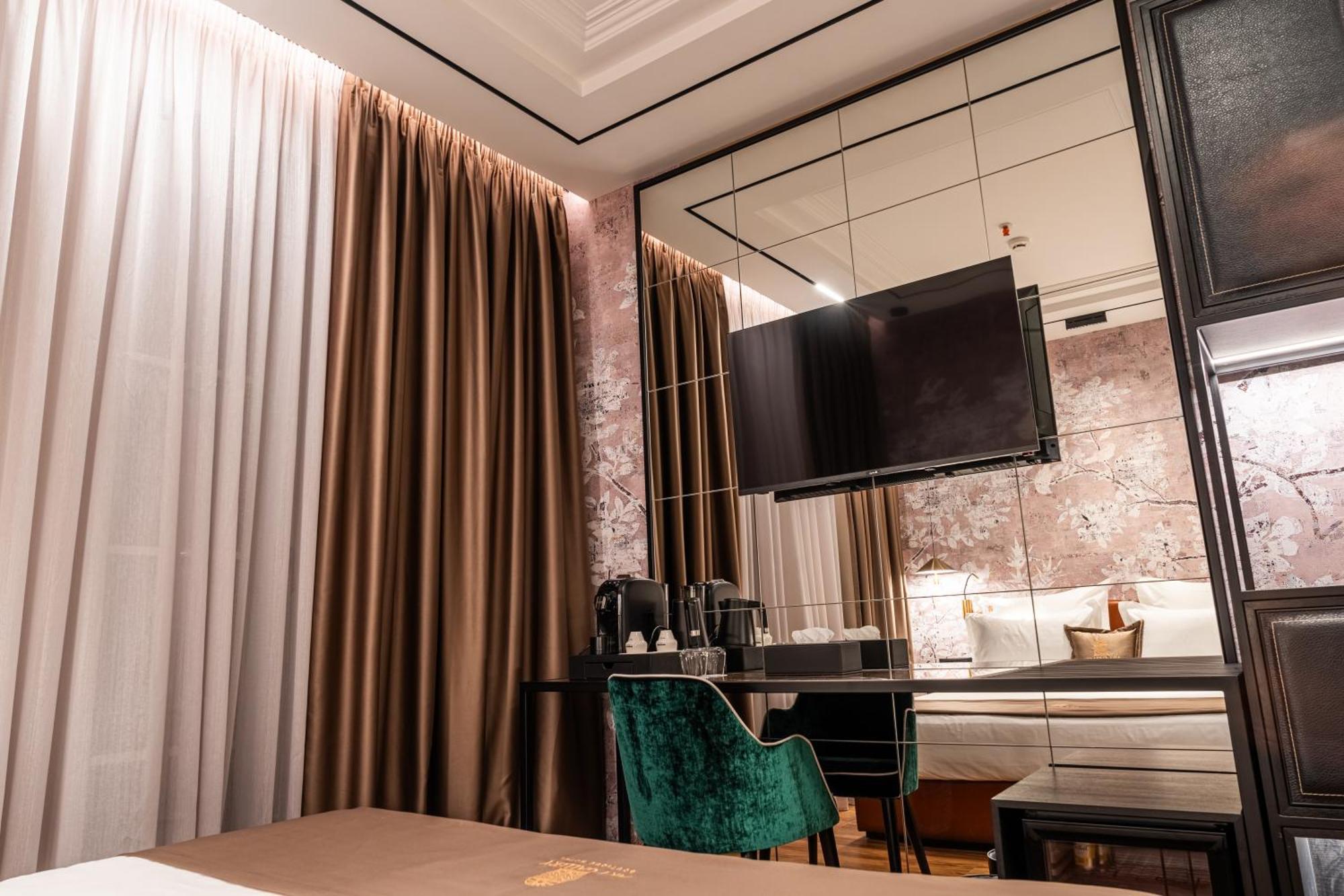 Art Gallery Boutique Hotel Дуррес Екстер'єр фото